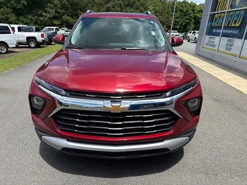 Used 2024 Chevrolet TrailBlazer LT w/ Convenience Package FWD image 2