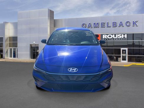 Used 2025 Hyundai Elantra Sport FWD image 3
