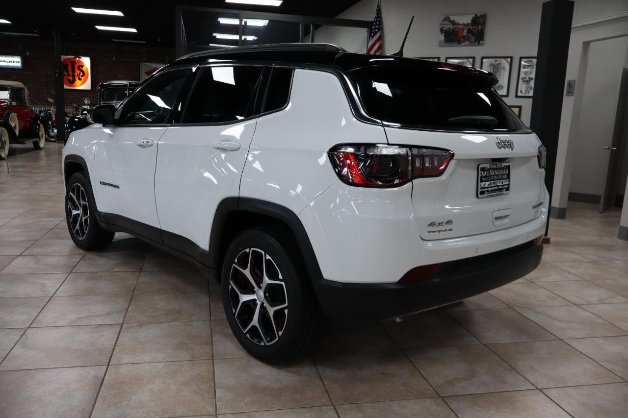 Used 2024 Jeep Compass Limited AWD/4WD image 4