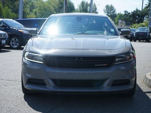 Used 2018 Dodge Charger SXT RWD image 9