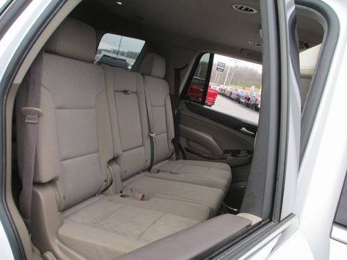 Used 2017 GMC Yukon SLE w/ SLE Value Package image 19