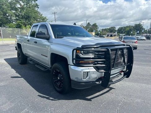 Used 2018 Chevrolet Silverado 1500 LT w/ Redline Edition AWD/4WD image 6