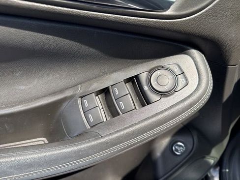 Used 2023 Buick Encore GX Select w/ Sport Touring Package FWD image 9