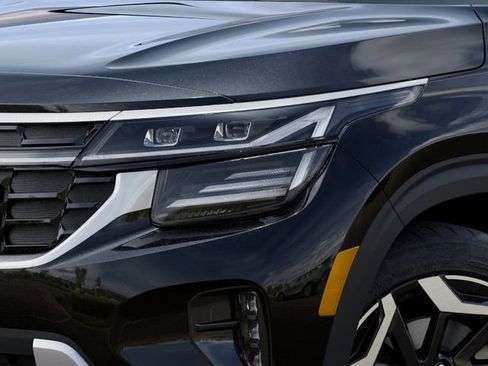 New 2025 Kia Seltos SX w/ SX Sunroof Package image 10