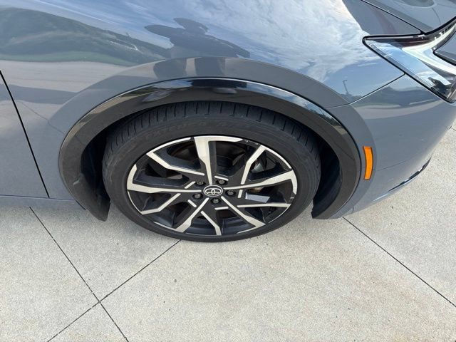 Used 2024 Toyota Prius Prime FWD image 9