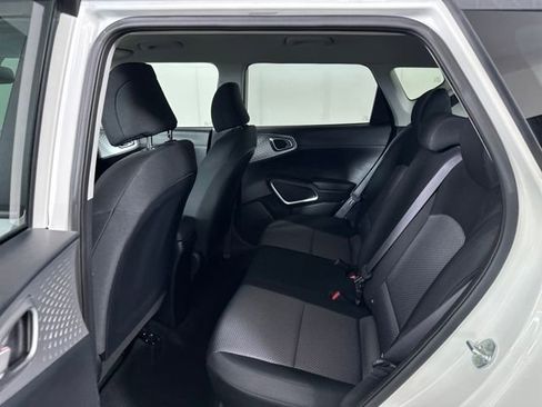 Used 2023 Kia Soul LX image 25