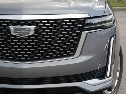 Used 2021 Cadillac Escalade Premium Luxury w/ LPO, Illumination Package image 24