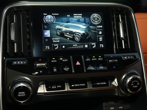 Used 2026 Lexus LX 700h Ultra Luxury image 18