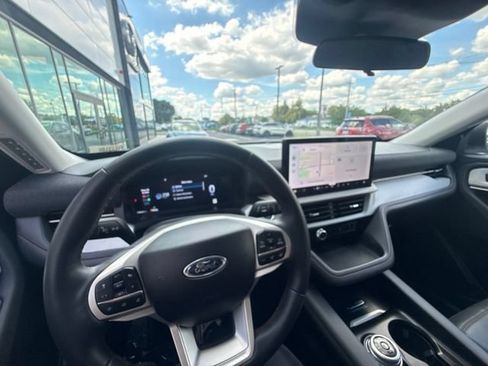 Used 2025 Ford Explorer Active w/ Active Comfort Package AWD/4WD image 28