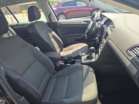 Used 2017 Volkswagen Golf S AWD/4WD image 17