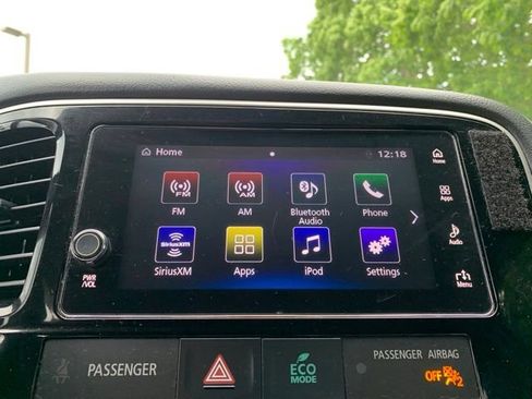 Used 2018 Mitsubishi Outlander LE AWD/4WD image 16