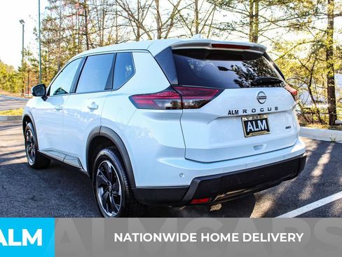Used 2025 Nissan Rogue SV image 4