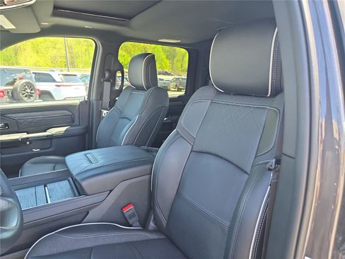 Used 2025 RAM 2500 Limited AWD/4WD image 22