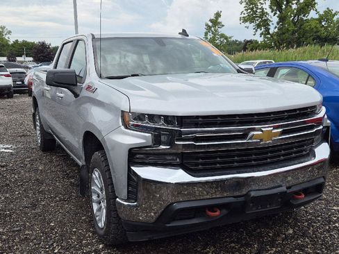 Used 2020 Chevrolet Silverado 1500 LT AWD/4WD image 2