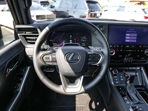 Used 2026 Lexus GX 550 AWD/4WD image 14