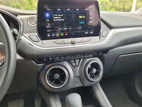 Used 2025 Chevrolet Blazer LT image 27