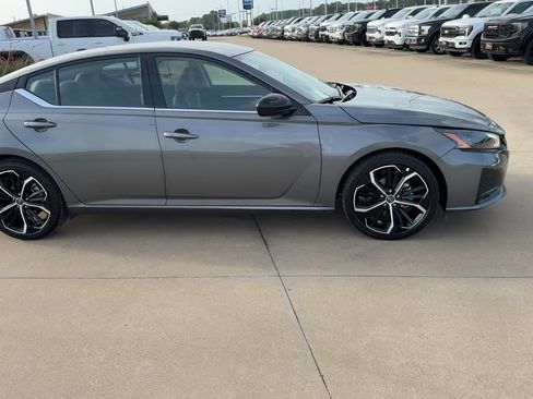 Used 2026 Nissan Altima 2.5 SR FWD image 9
