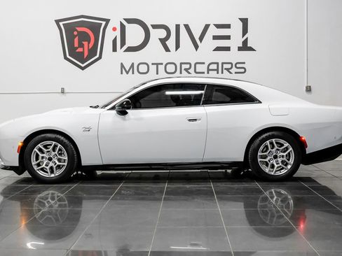 Used 2025 Dodge Charger Daytona R/T w/ Quick Order Package 25M R/T AWD/4WD image 11