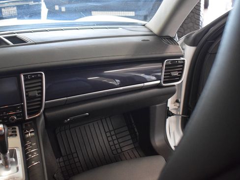 Used 2014 Porsche Panamera 4 image 44