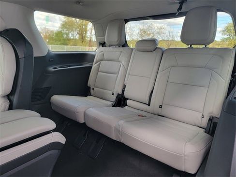 New 2025 Lincoln Navigator Reserve image 21