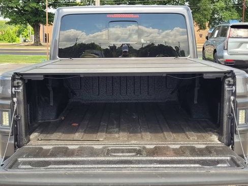 Used 2023 Jeep Gladiator Mojave w/ Cold Weather Group AWD/4WD image 10