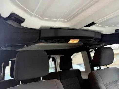 Used 2012 Jeep Wrangler Unlimited Sahara AWD/4WD image 23