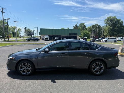 Used 2023 Honda Accord EX image 4