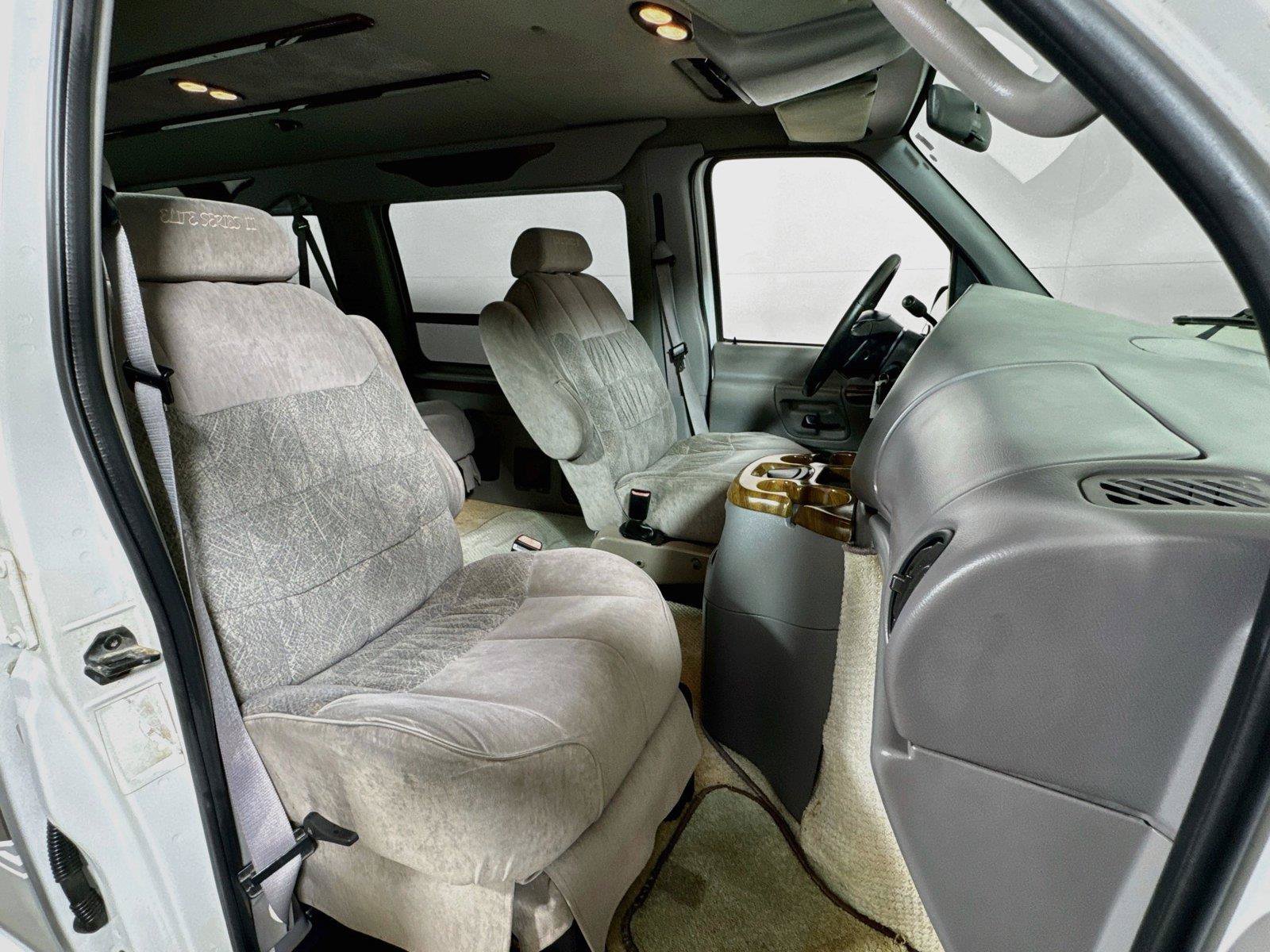Used 2001 Ford E-150 and Econoline 150 RWD image 23