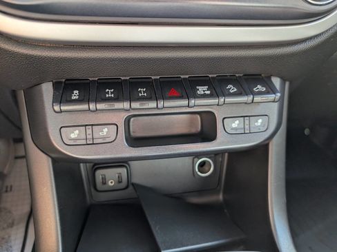 Used 2019 Chevrolet Colorado ZR2 image 24