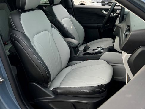 New 2026 Ford Escape SE w/ PHEV Premium Package image 8