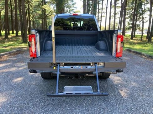 Used 2023 Ford F250 Lariat w/ FX4 Off-Road Package image 19