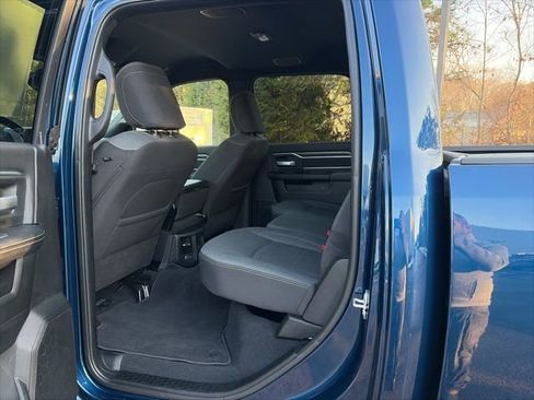 Used 2024 RAM 2500 Big Horn w/ Sport Appearance Package image 16