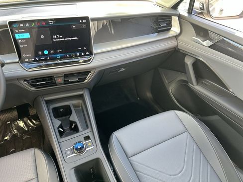 New 2026 Volkswagen Tiguan SE AWD/4WD image 12