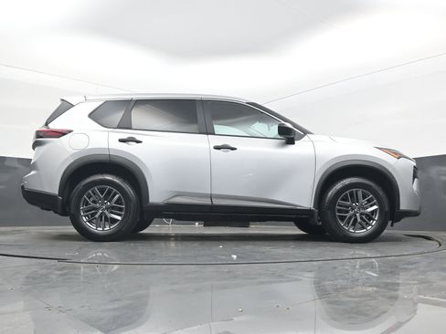 Certified 2025 Nissan Rogue S image 29