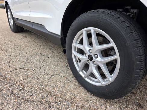Used 2024 Ford Edge SEL w/ Convenience Package image 40