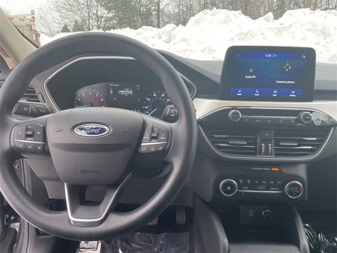 Used 2020 Ford Escape SE image 16
