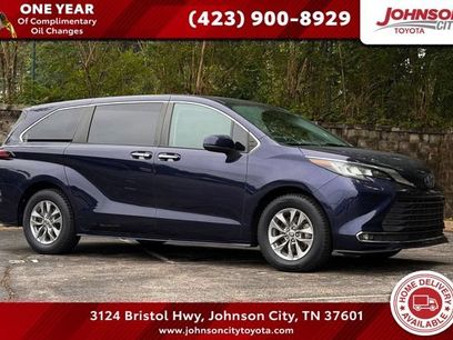 Used 2022 Toyota Sienna XLE