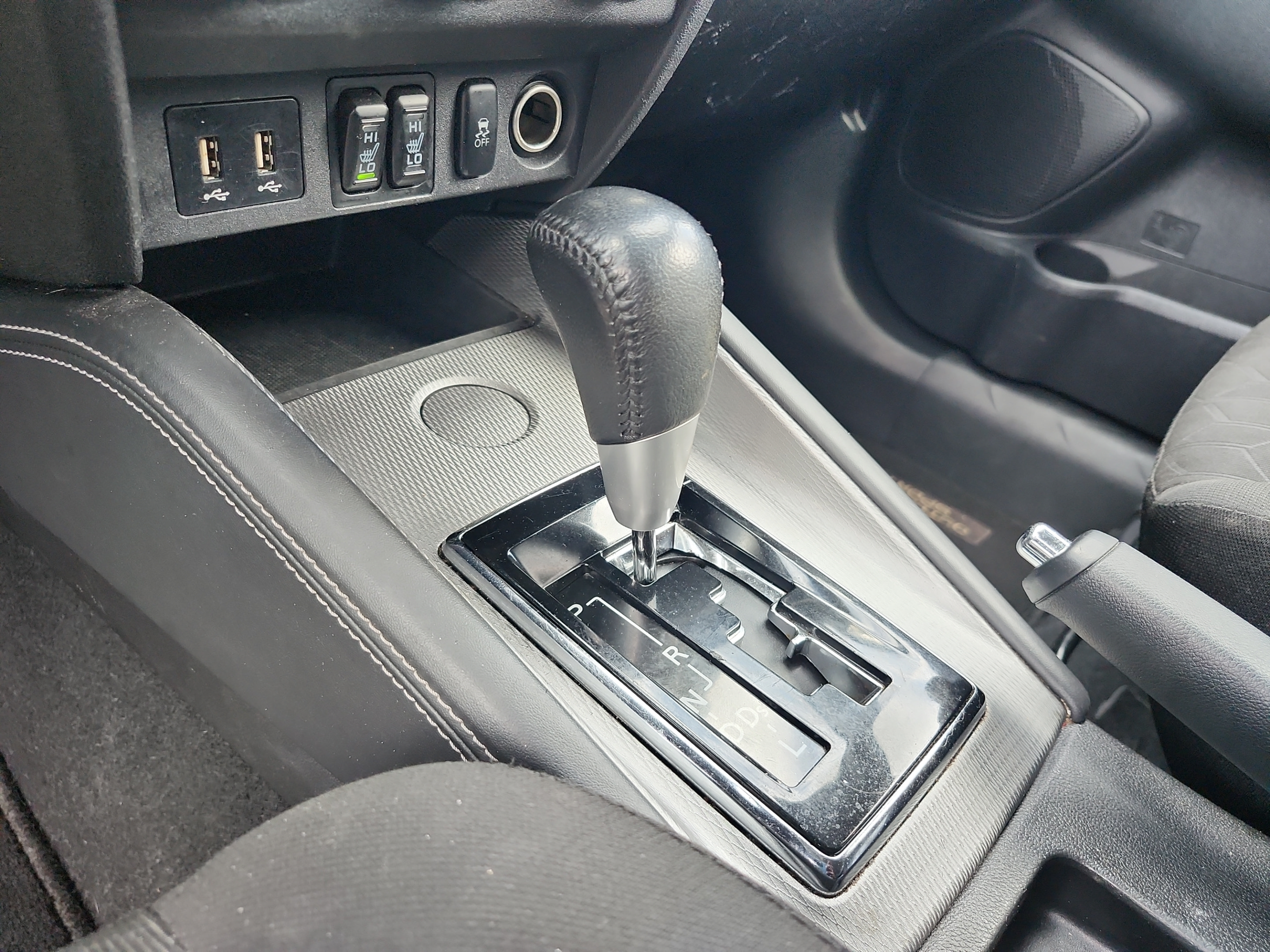 Used 2020 Mitsubishi Outlander Sport SE FWD image 14