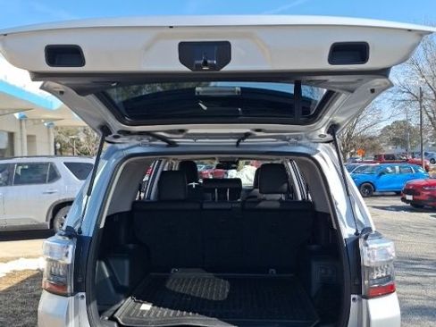 Used 2021 Toyota 4Runner Venture w/ Moonroof Package image 5