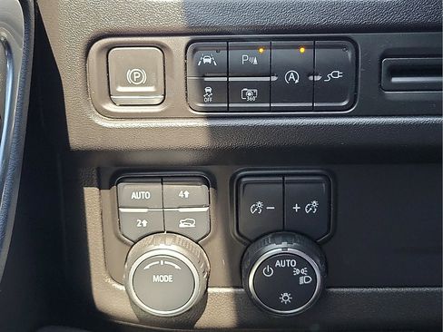Used 2022 Chevrolet Tahoe RST w/ Sport Performance Package AWD/4WD image 16