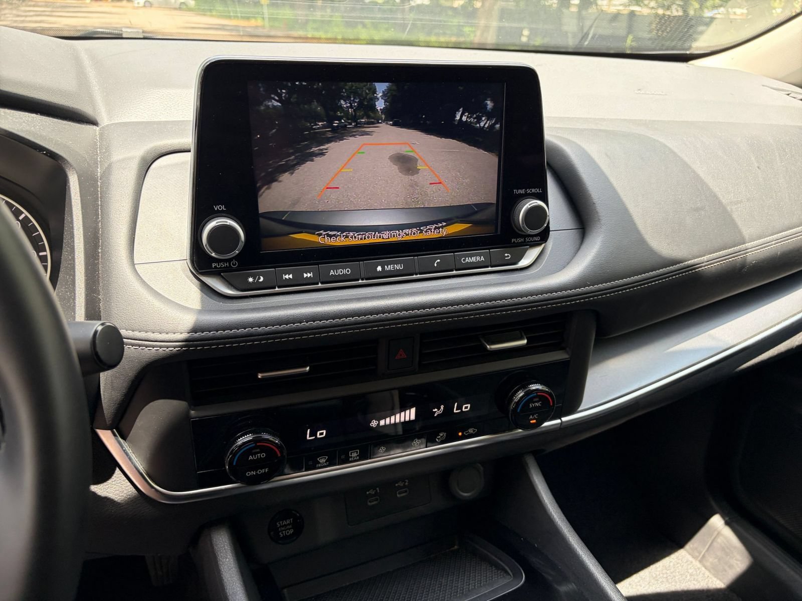 Used 2025 Nissan Rogue SV FWD image 24