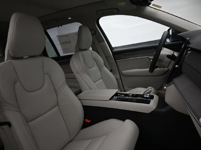 New 2026 Volvo XC90 B6 Ultra w/ Protection Package AWD/4WD image 36