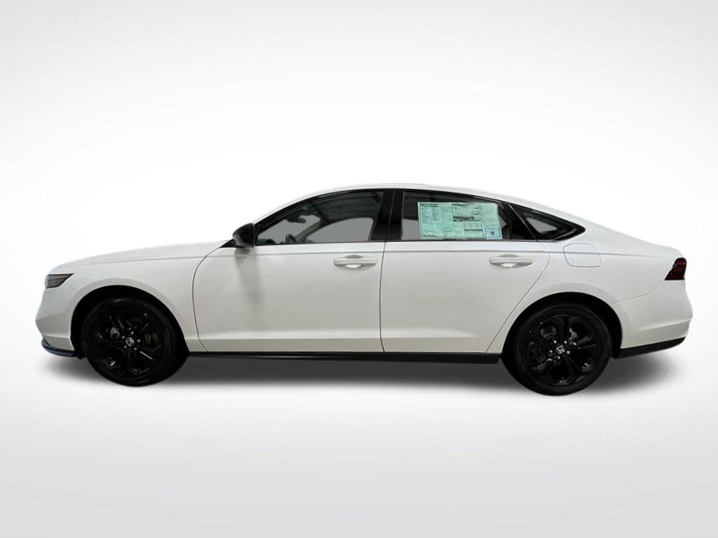 Used 2025 Honda Accord SE image 2