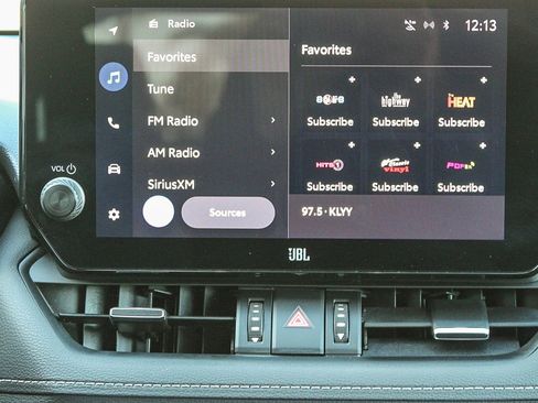 Used 2023 Toyota RAV4 XLE Premium image 15