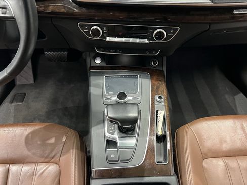 Used 2018 Audi Q5 2.0T Premium image 31