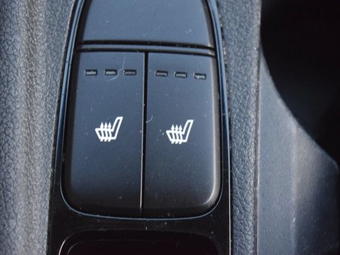 Used 2018 Kia Niro EX FWD image 17