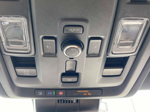 New 2025 Chevrolet Suburban High Country AWD/4WD image 29