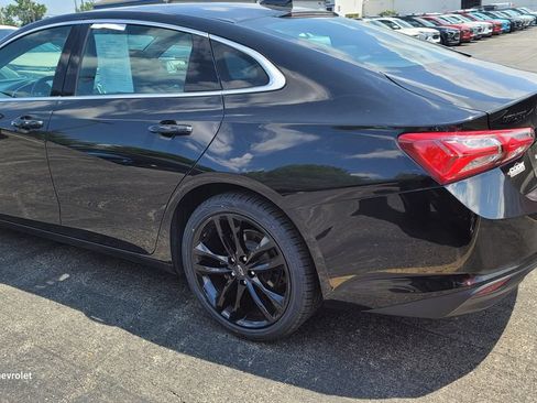Used 2021 Chevrolet Malibu LT w/ Midnight Edition FWD image 4