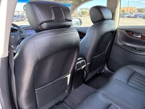 Used 2017 INFINITI QX50 2WD w/ Deluxe Touring Package image 19