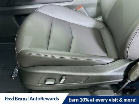 New 2026 Cadillac XT5 Luxury image 17